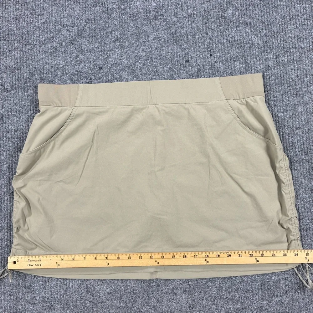 Columbia Omni-Shield Womens Skort 2X Beige Hiking Athletic Advanced Repellency